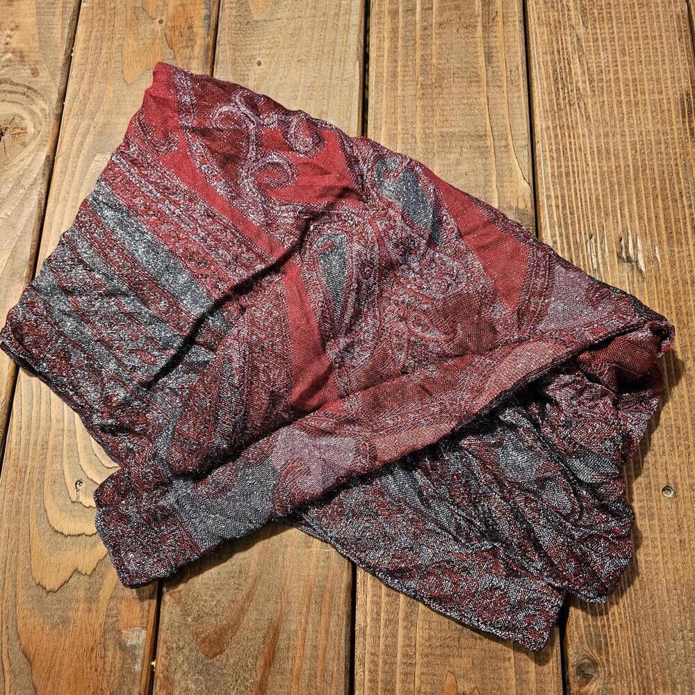 Elegant Red and Gray Paisley Scarf